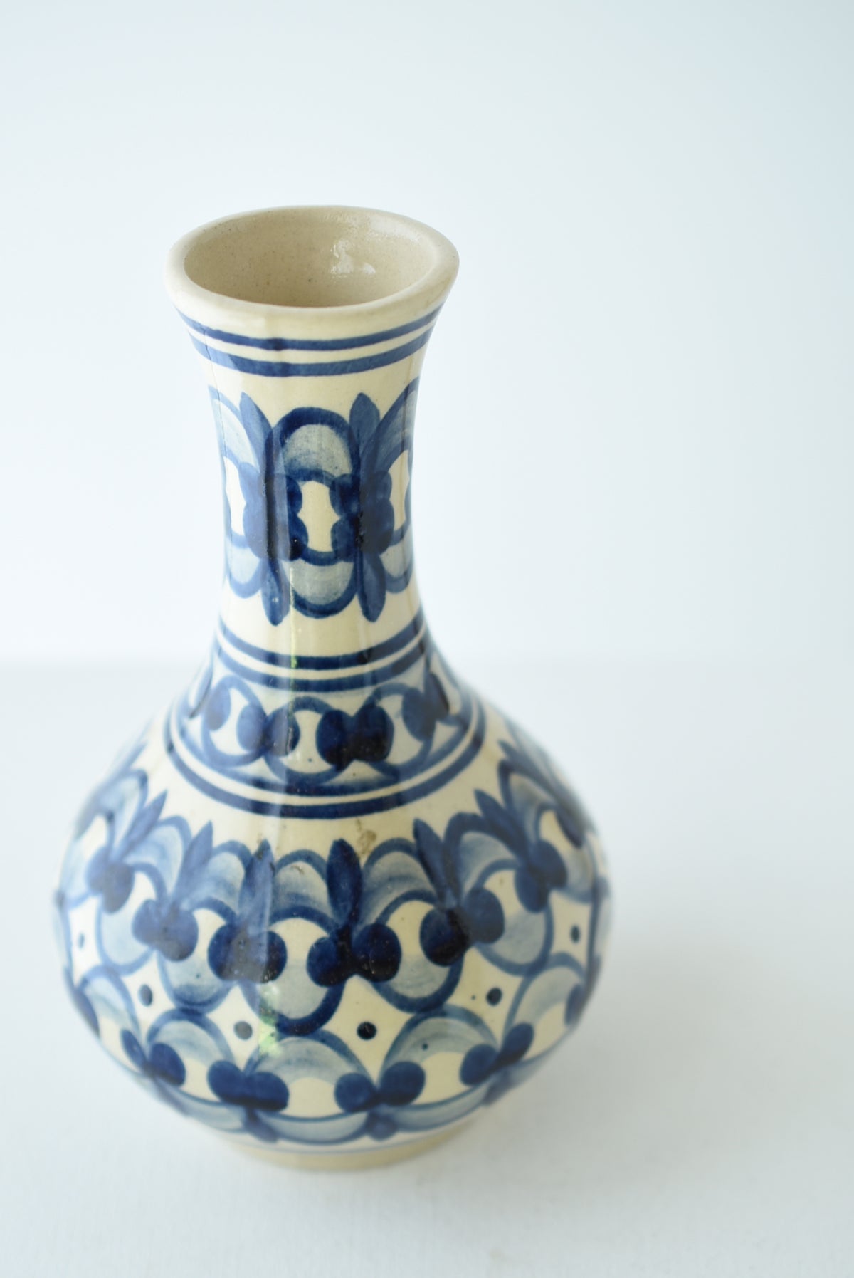 Vintage flower vase 03